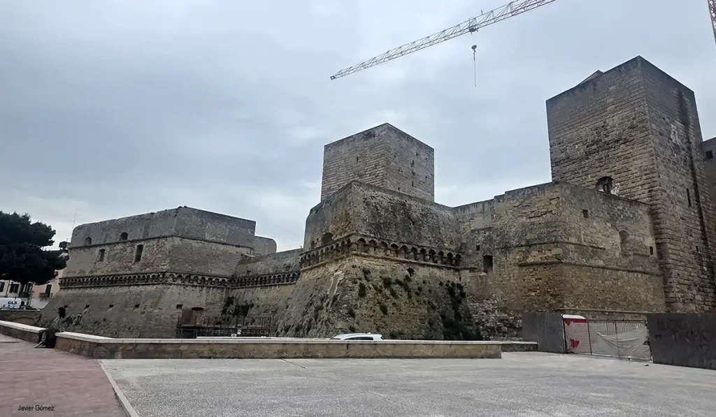 Castillo normando suevo de Bari (Castillo Svevo di Bari) Castillo normando suevo de Bari (Castillo Svevo di Bari)