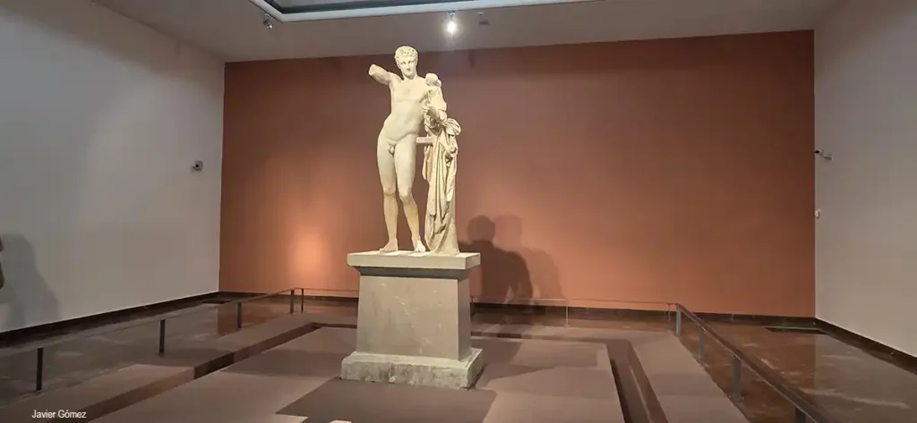 Hermes de Praxíteles en el Museo Arqueológico de Olimpia
