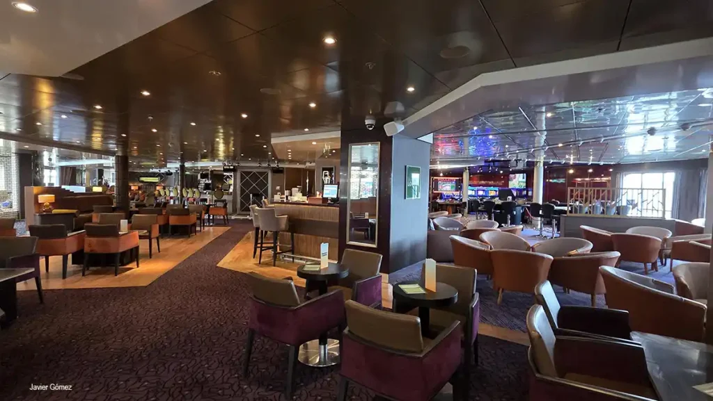 Martini Piano Bar en Celestyal Journey
