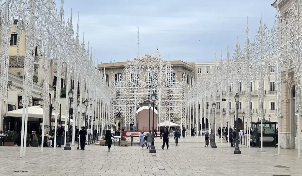 Plaza del Ferrarese en Bari Plaza del Ferrarese en Bari